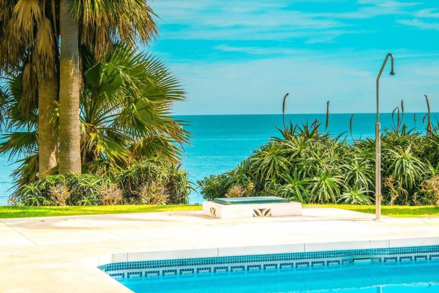 Stunning Apartment 50 Meters From The Sea Benalmádena Esterno foto