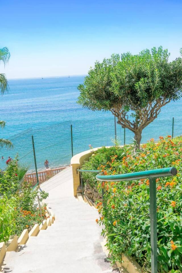 Stunning Apartment 50 Meters From The Sea Benalmádena Esterno foto