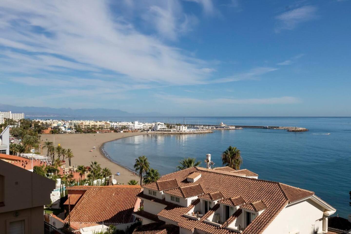Stunning Apartment 50 Meters From The Sea Benalmádena Esterno foto
