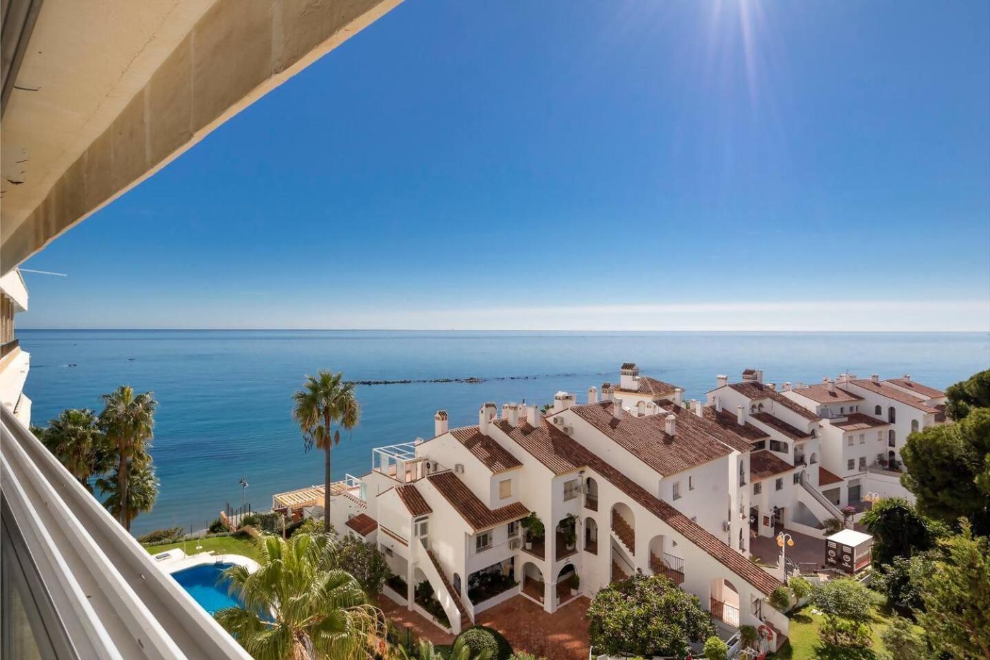 Stunning Apartment 50 Meters From The Sea Benalmádena Esterno foto